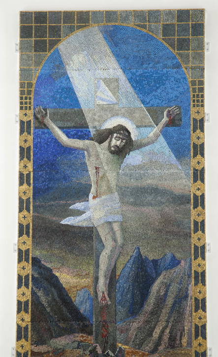 Kuvassa alttaritaulu, jossa Jeesus ristiinnaulittuna.