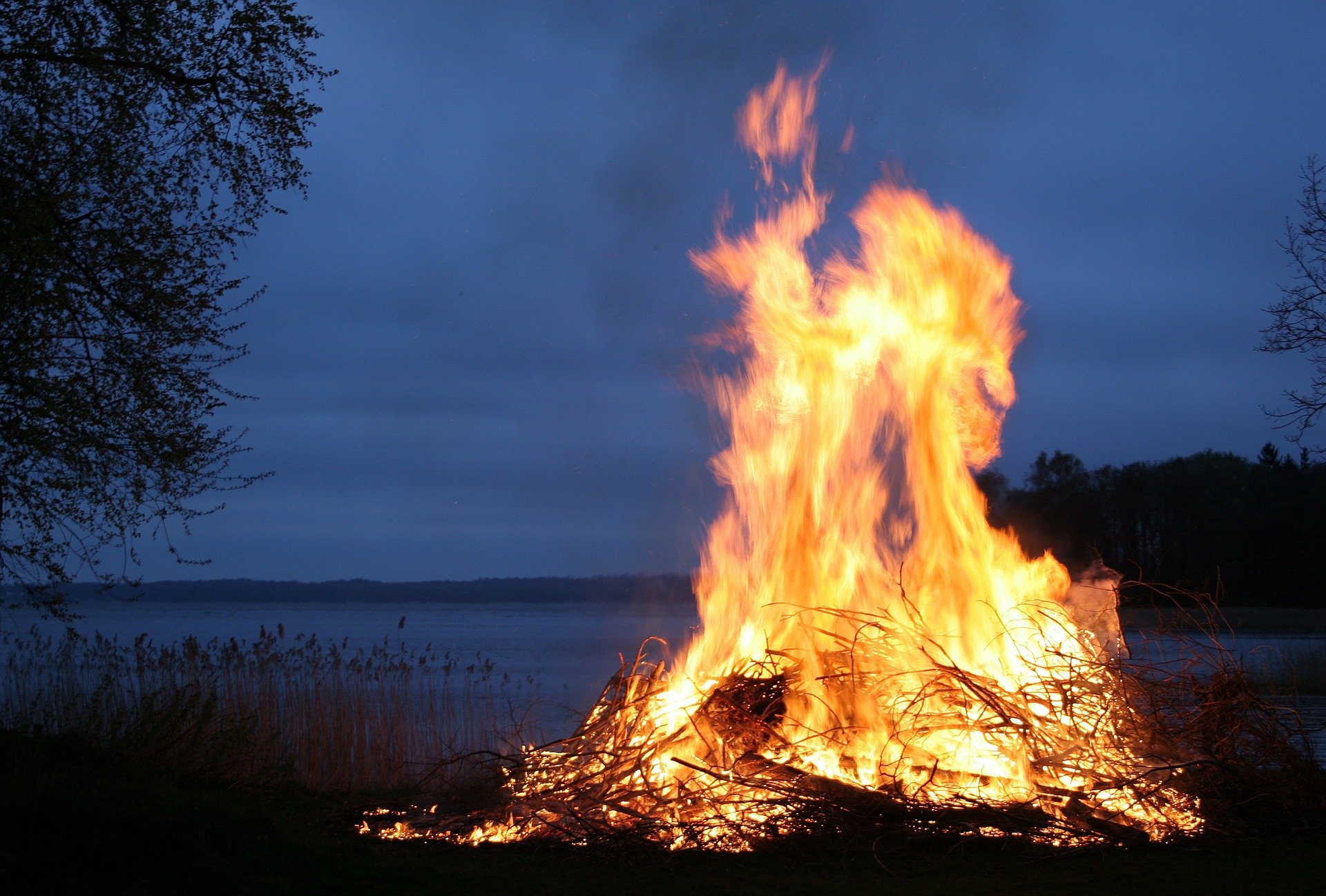 Palava juhannuskokko.