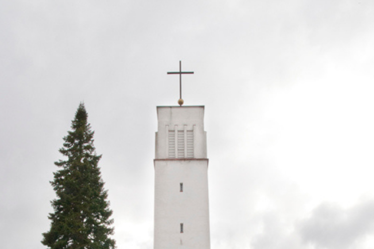Iisalmen Pyhän Ristin kirkon torni.